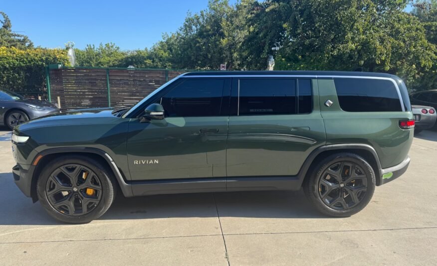 2023 Rivian R1S Adventure