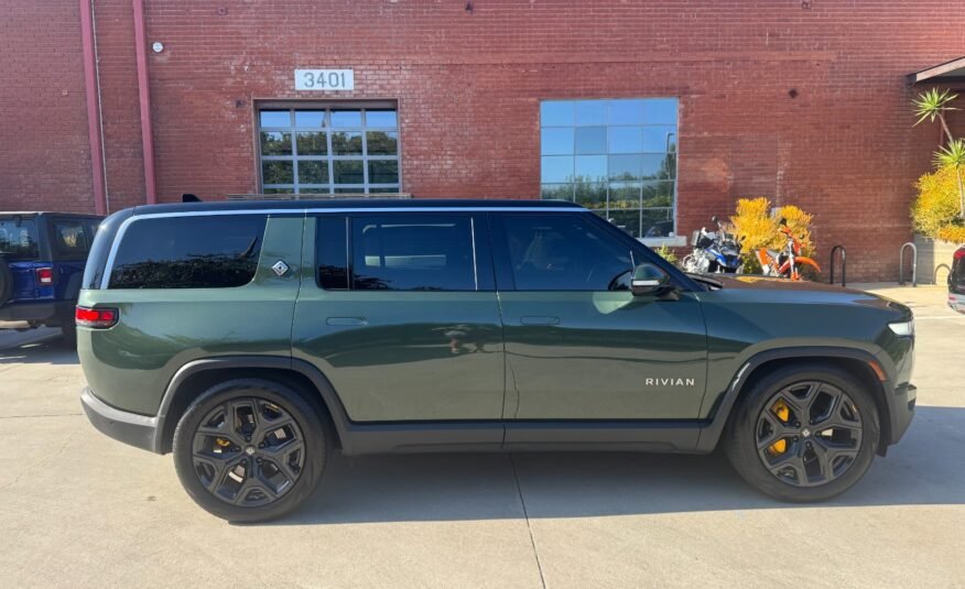 2023 Rivian R1S Adventure