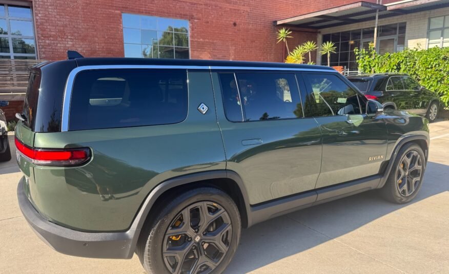 2023 Rivian R1S Adventure