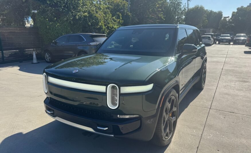 2023 Rivian R1S Adventure